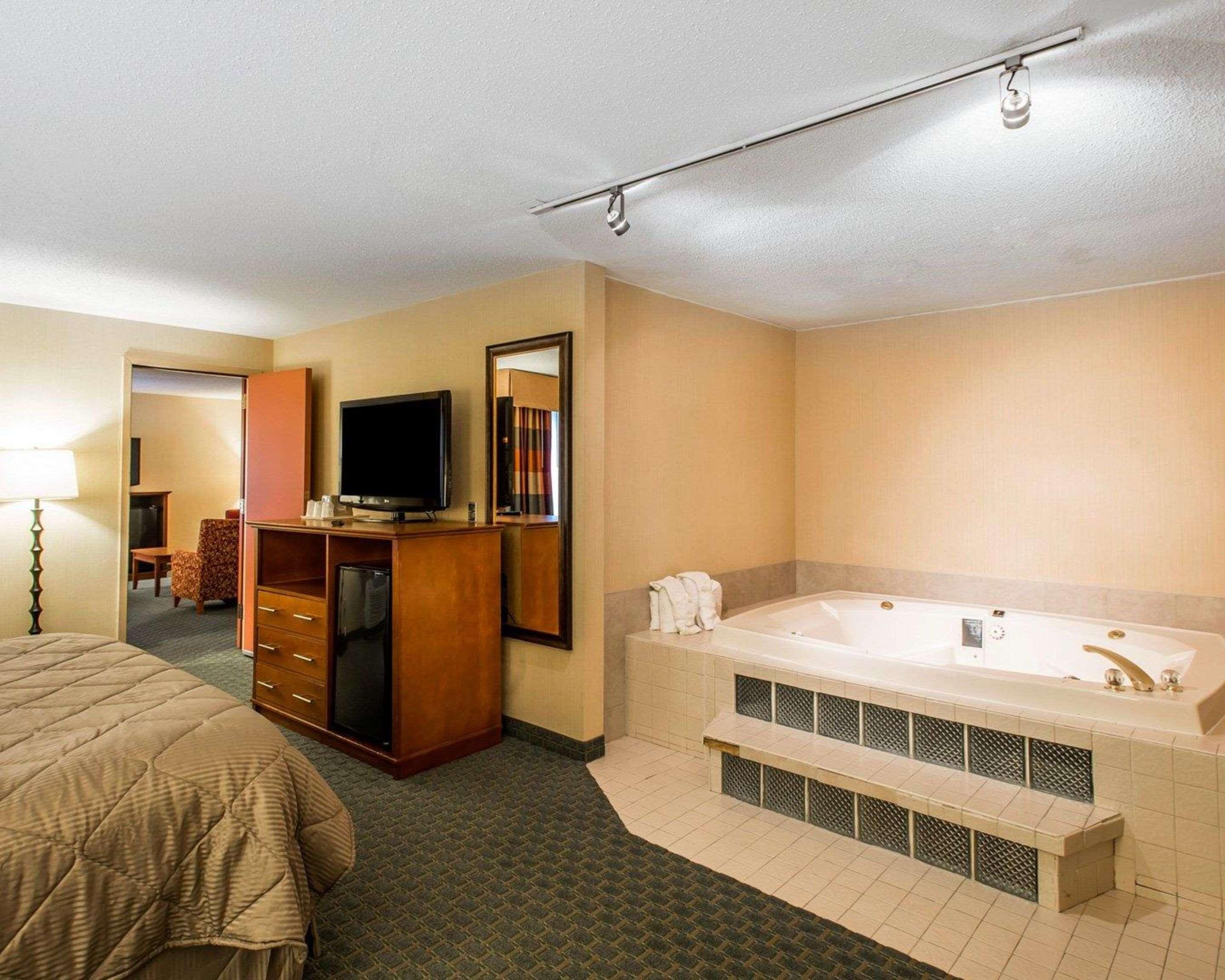 Quality Inn And Conference Center Greeley Downtown Eksteriør billede
